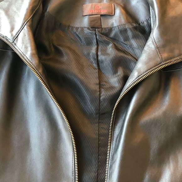 Fitted black leather jacket - Picture 3 of 5